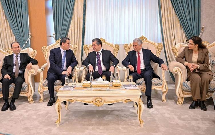 Mesrûr Barzanî: Em bi pêşwazîkirina nûnerên ji parçeyên cuda yên Kurdistanê kêfxweş in