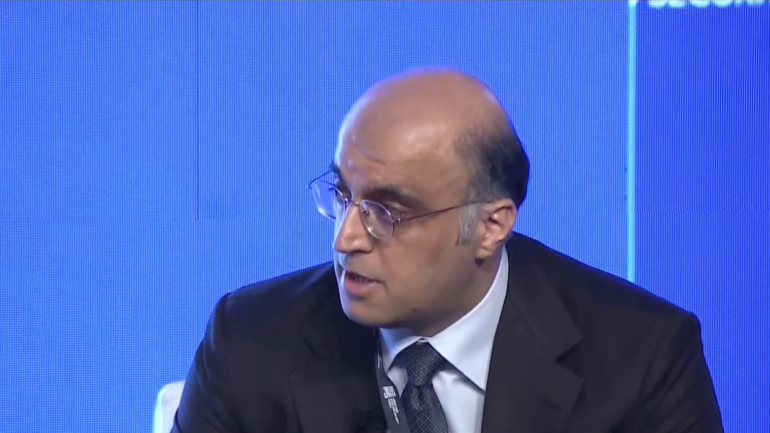 عزيز احمد : لن نسمح بالتعامل مع موظفي الإقليم كأنهم عبء.. ونسعى لتأمين الكهرباء 24 ساعة