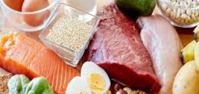 ماذا يحدث لجسمك عندما تتناول كمية بروتين أكثر من الكربوهيدرات؟