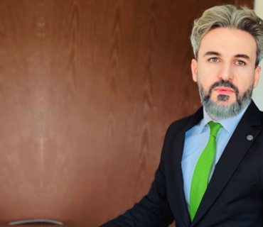 زیاتر یەك ملیۆن كوێلە