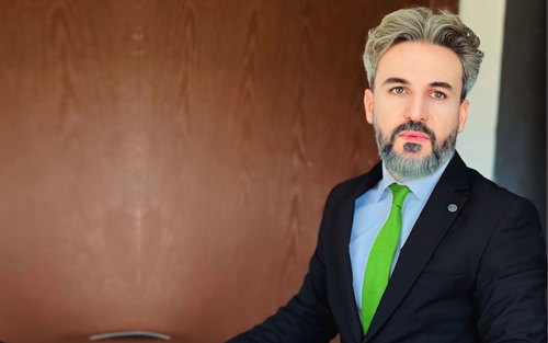 زیاتر یەك ملیۆن كوێلە