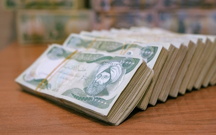 السيولة النقدية والفرق بين الإيرادات والنفقات أخرا صرف الرواتب في العراق وإقليم كوردستان