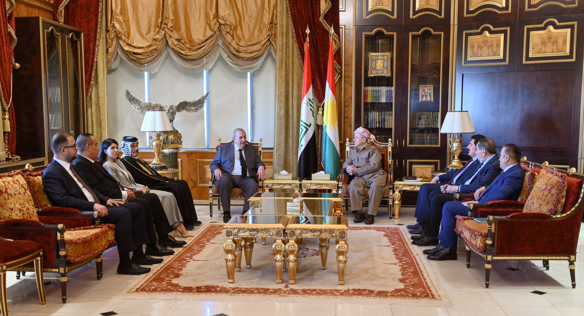 لە پیرمام سەرۆک مەسعود بارزانی پێشوازی لە بەڕێز دکتۆر ئەیاد عەلاوی سەرۆکی بزووتنەوەی ویفاقی نیشتیمانی عێراقی و شاندێکی یاوەری کرد.