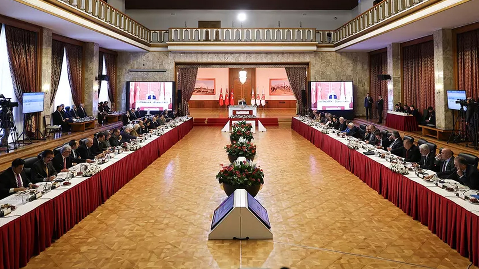 Parlamentoya Tirkiyeyê: Hevdîtina bi Ocalan re 