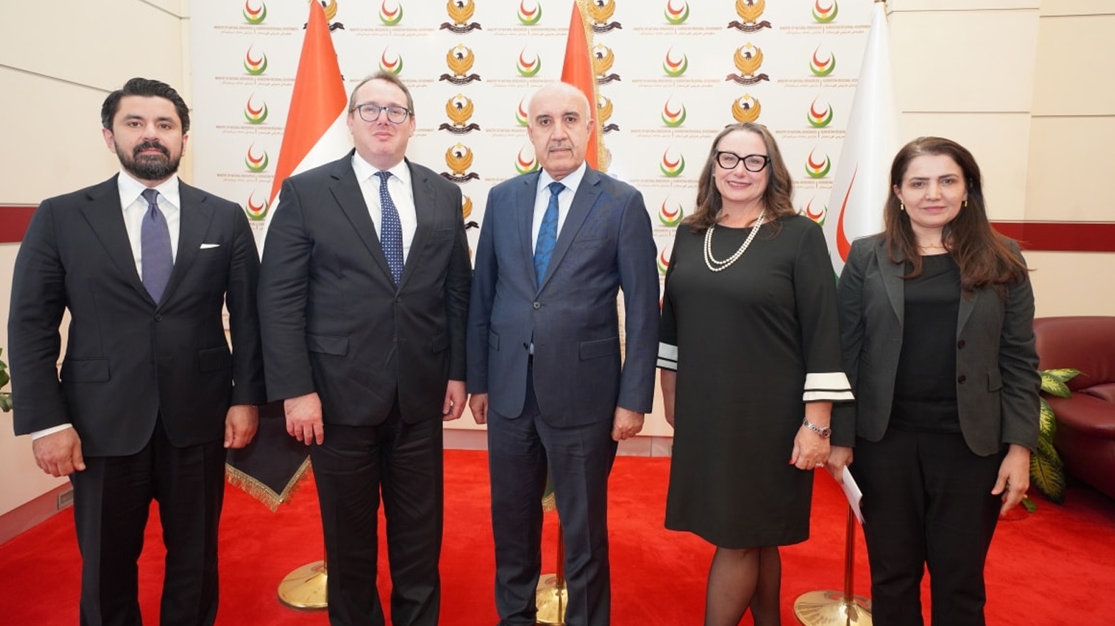 إقليم كوردستان وأمريكا يبحثان تعزيز التعاون وضمان استمرارية الاتفاقية النفطية الثلاثية