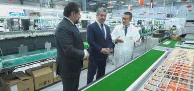 رئيس حكومة كوردستان يرسي الحجر الأساس للمرحلة الثانية من معمل التكنولوجيا الذهبية في أربيل