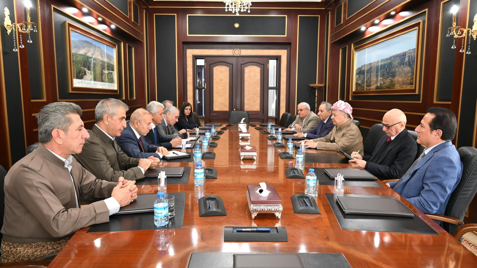 الرئيس بارزاني يجتمع مع وفد الحزب الديمقراطي الكوردستاني – سوريا