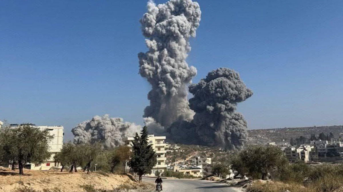 Blast Rocks Idlib as Unprecedented Alawite Protests Sweep Syrian Coast