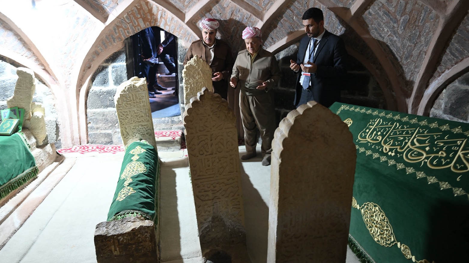 الرئيس بارزاني يزور أبرز معالم جزيرة بوتان ويطّلع على إرثها التاريخي