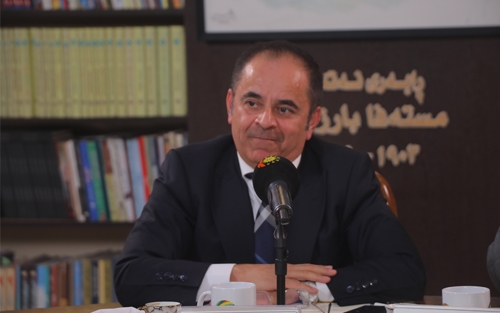 پ.د. ئیبراهیم حەمەڕەش  پڕۆفیسۆری ئەندازیاریی كۆمپیوتەر لە كۆلیژی ئەندازیاریی زانكۆی سەلاحەدین- هەولێر:     بوودجەی زانكۆی سەڵاحەددین لە ساڵێكدا 89 ملیۆن دۆلارە و بەشی هەرە زۆری بۆ مووچە دەڕوات، دەپرسم: چ زانكۆیەكی ئەمریكی ساڵانە ئەوەندە پارە لە حكومەت وەر