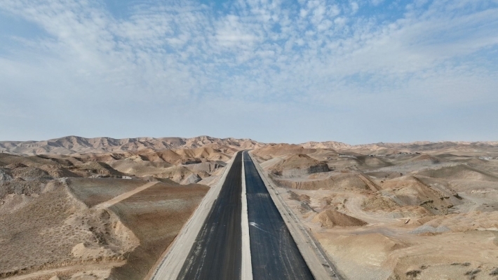 بتوجيه من مسرور بارزاني.. استمرار أعمال تعبيد طريق أربيل – كويه