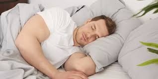 أفضل الطرق للنوم بسرعة وتحقيق راحة مثالية