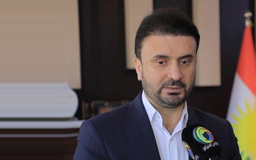 د.هلوڤان حسنی  مامۆستای زانكوی نەورۆز لە دهۆك:  دامەزراندن و كارپێكردن دەبێت لەسەر بنەمای شارەزایی و توانایی و لێهاتوویی و شایستەیی بێت، نەك تەنیا بڕوانامە