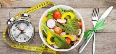 ما أفضل وقت لتناول الغداء للحصول على الطاقة والتركيز طوال اليوم؟