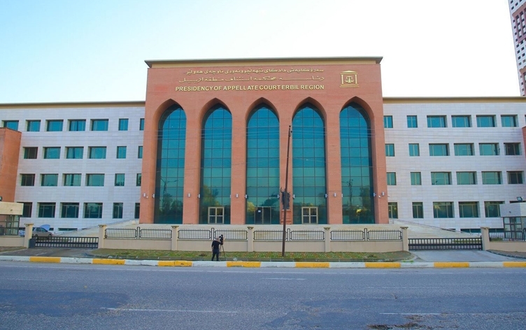 حكم بالإعدام والسجن المؤبد على طبيب قتل زوجته وعائلتها في أربيل