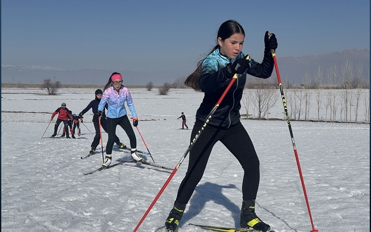 Kaşûnvanên Geverê di bin sermayê de ji bo şampiyoniyê dixebitin