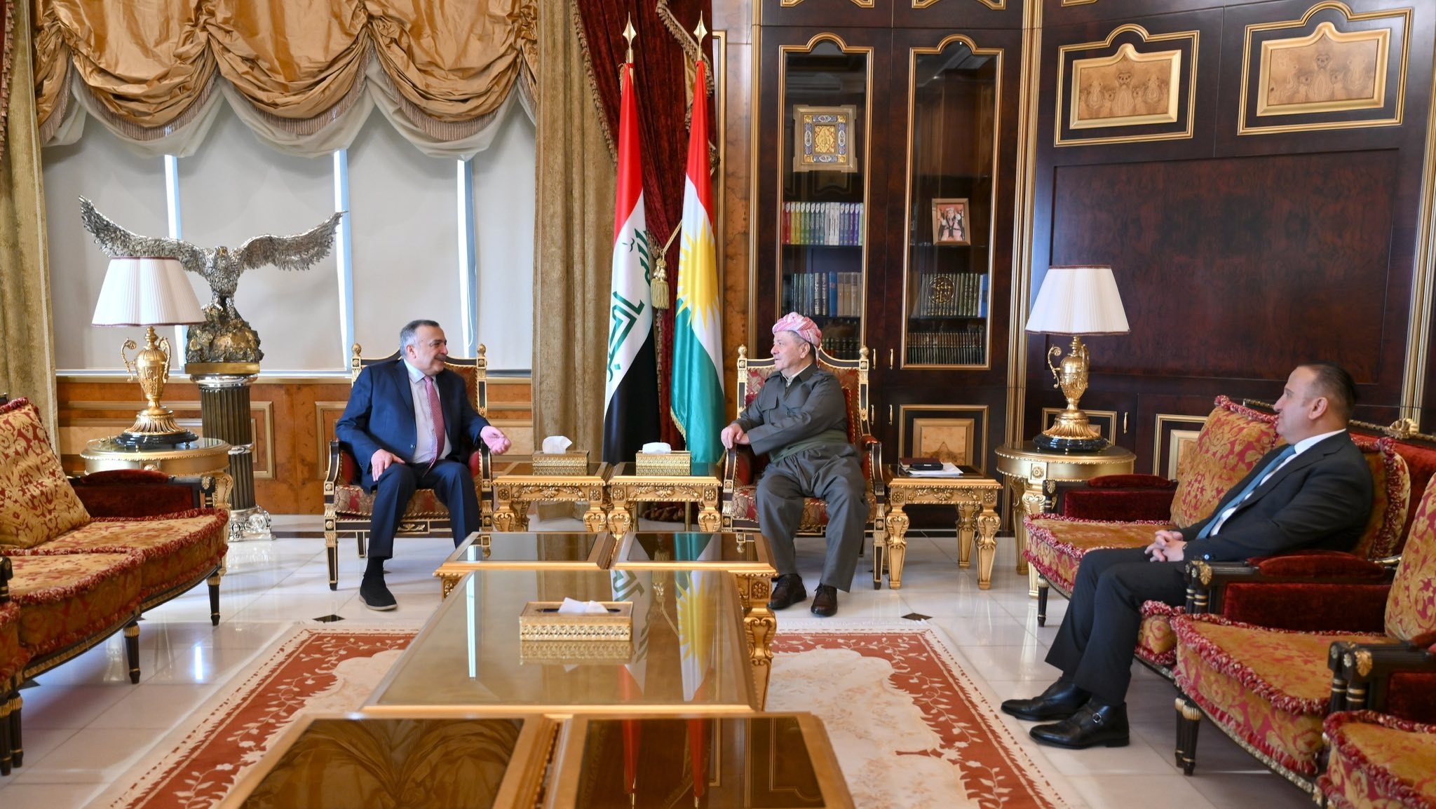 لە پیرمام ســـەرۆك مــەســعـــود بــــارزانـــی پێشوازی لە بەڕێز جەمال کەربولی سەرۆکی حزبی حەلی عێراقی کرد.