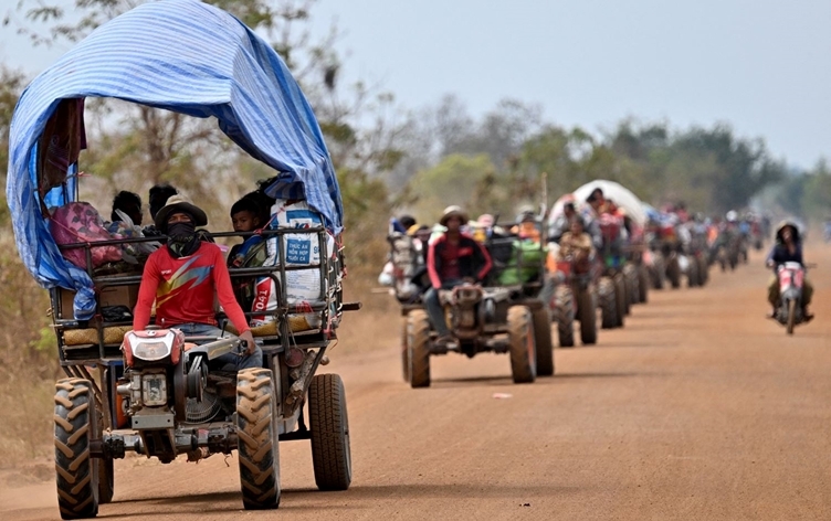 Şerê Tayland û Kamboçyayê gur dibe: 500 hezar kesî koç kiriye