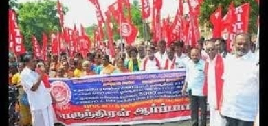 کرێکارانی بیناسازی هیندستان دژی یاسا نوێیەکان گردبوونەوە