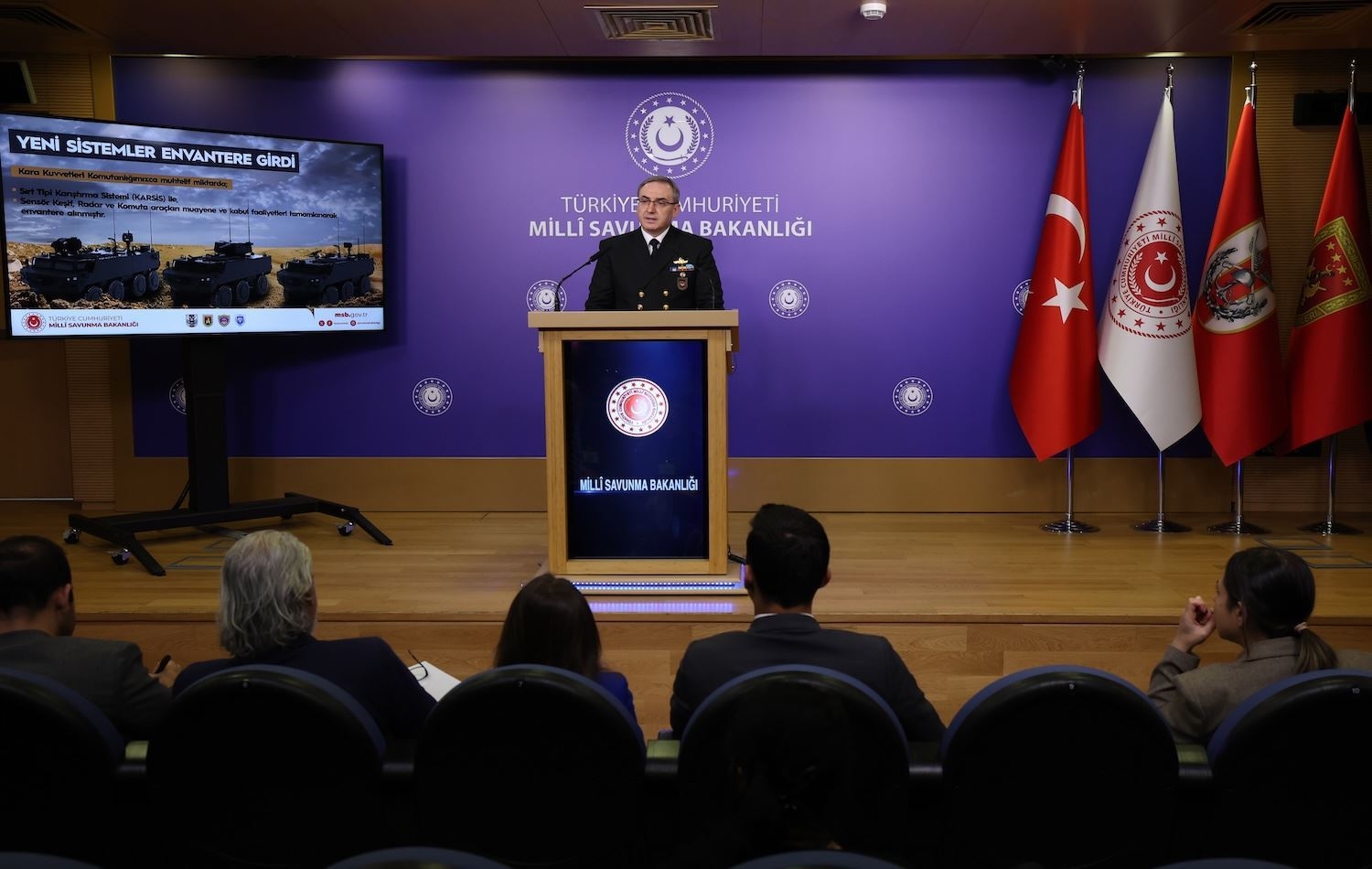 Wezareta Parastinê ya Tirkiyeyê: Divê HSD tevlî artêşa Sûriyeyê bibe