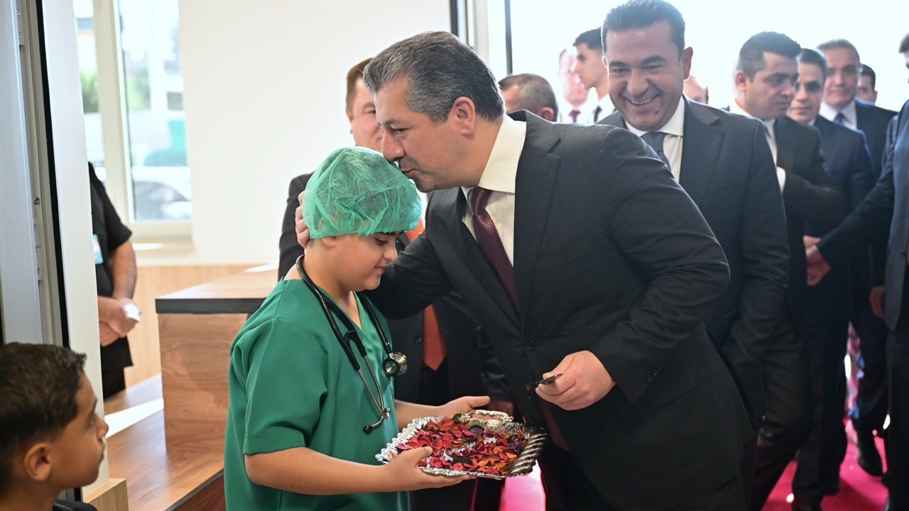 مشروع مسرور بارزاني الإنساني يؤتي ثماره.. عودة أول قافلة من مرضى الثلاسيميا الى كوردستان