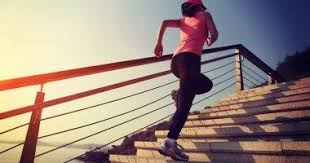 5 فوائد صحية لصعود الدرج يومياً