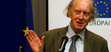 جۆن دوون  پڕۆفیسۆری بەشی زانستی سیاسی و توێژینەوە نێودەوڵەتییەكان لە زانكۆی كامبریج بۆ گوڵان:  سیاسەت ڕەهەندێكی كرداریی هەیە و گرنگ ئەو دەرئەنجامانەیە كە لێی دەكەونەوە