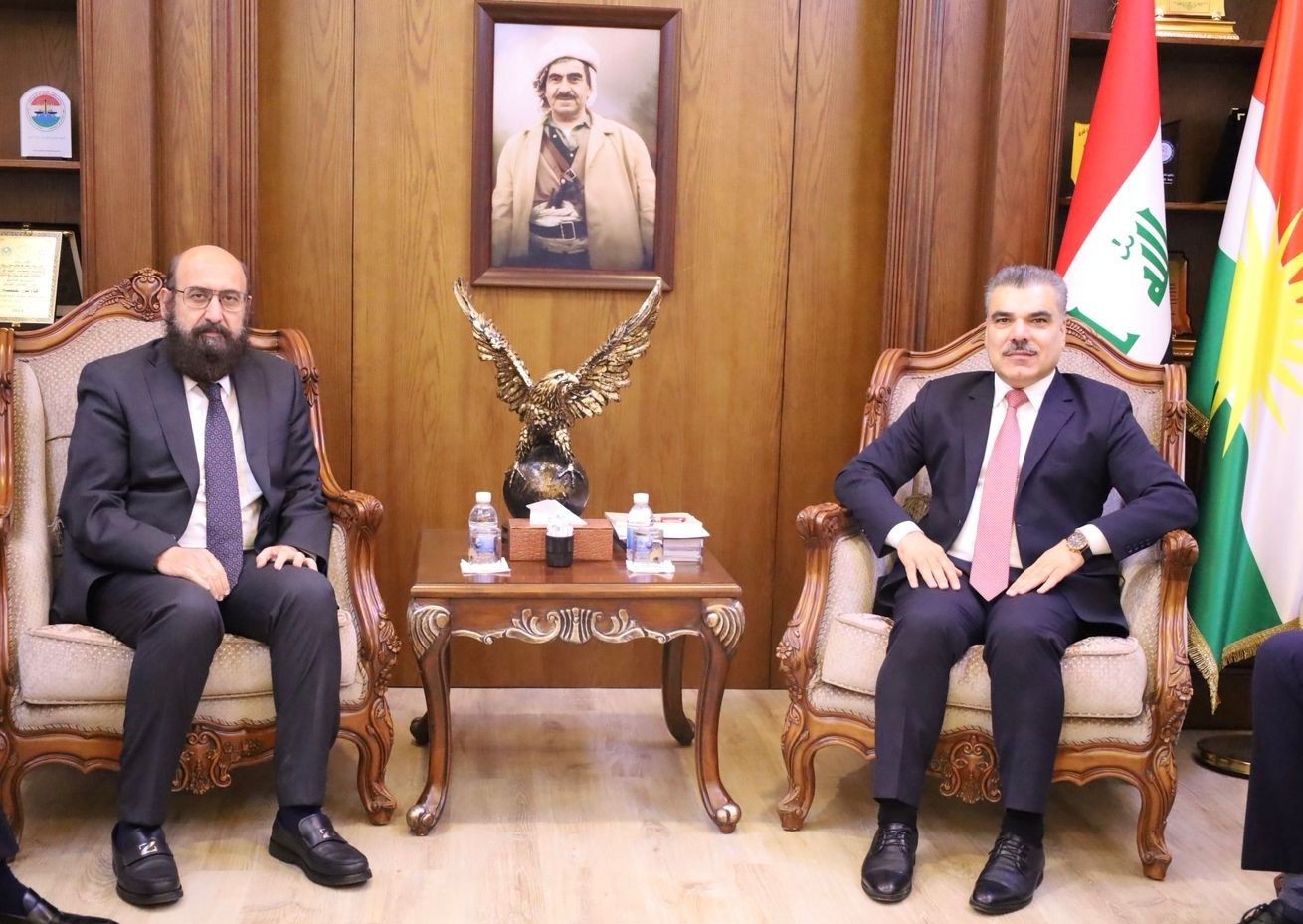 رئيس ممثلية إقليم كوردستان في بغداد وأمير الإيزيديين يبحثان سبل تخفيف معاناة النازحين