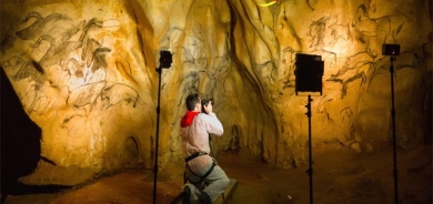 نەخش و وێنەی نێو ئەشكەوتەكان