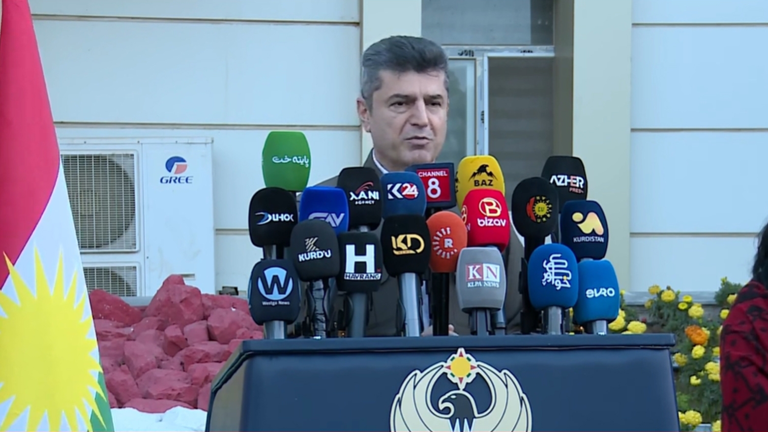 محافظ دهوك: علم كوردستان هويتنا ويجب أن يبقى دائماً مرفوعاً بفخر