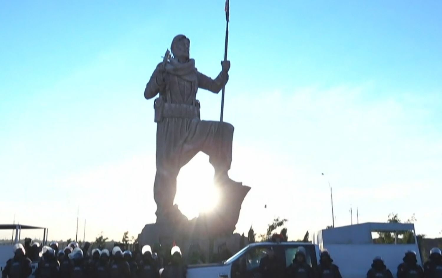 كركوك.. منع رفع علم كوردستان على تمثال البيشمركة