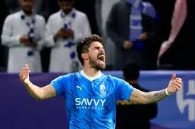 نيفيز الهلال في «مفترق طرق»... وأنظار أموريم تلاحقه