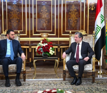 سەرۆکی حکوومەتی هەرێمی کوردستان و سەرمەد خەمیس خەنجەر، سەرۆکی هاوپەیمانیی سیادە کۆبوونەوە.