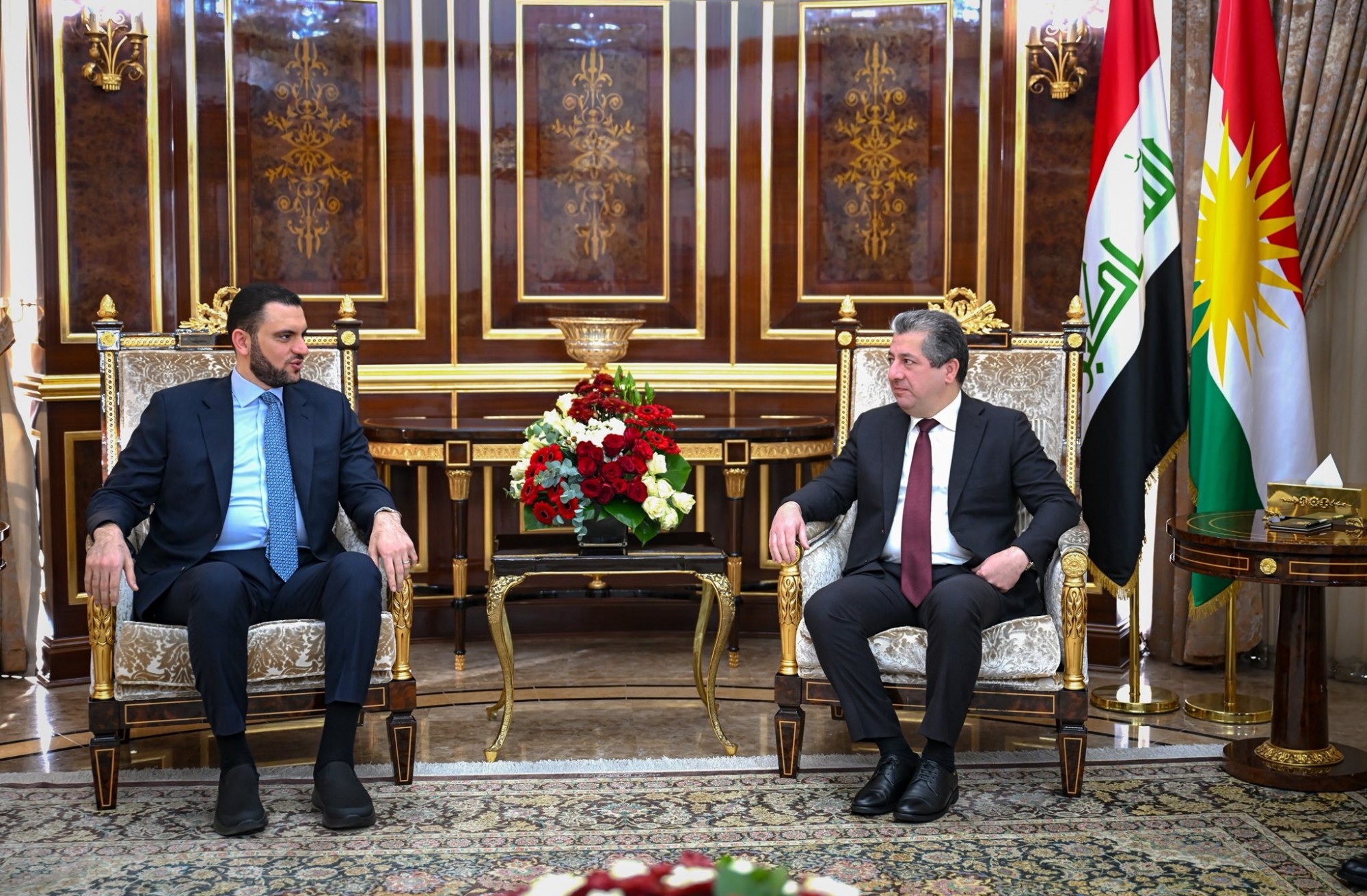 سەرۆکی حکوومەتی هەرێمی کوردستان و سەرمەد خەمیس خەنجەر، سەرۆکی هاوپەیمانیی سیادە کۆبوونەوە.