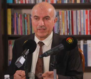 نادر ڕۆستی  شارەزا و ڕۆژنامەنووسی گەشتوگوزار:     پێویستە بۆردێك، یان ئەنجومەنێكی ڕاوێژكاری لەكەسانی شارەزا و پەیوەندیدار بە گەشتیاری و خاوەن ئەزموون لەسەر ئاستی هەرێم پێك بهێنرێت