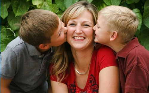 لە هیچ بارودۆخێكدا دایك دەستبەرداری منداڵەكانی نابێت