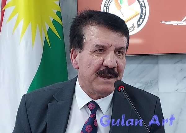 د.ئازاد هیدایەت دەلۆ ڕۆمانی(سەنگین)ی بڵاوكردەوە