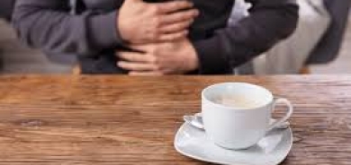 هل يُسبب شرب القهوة الانتفاخ؟