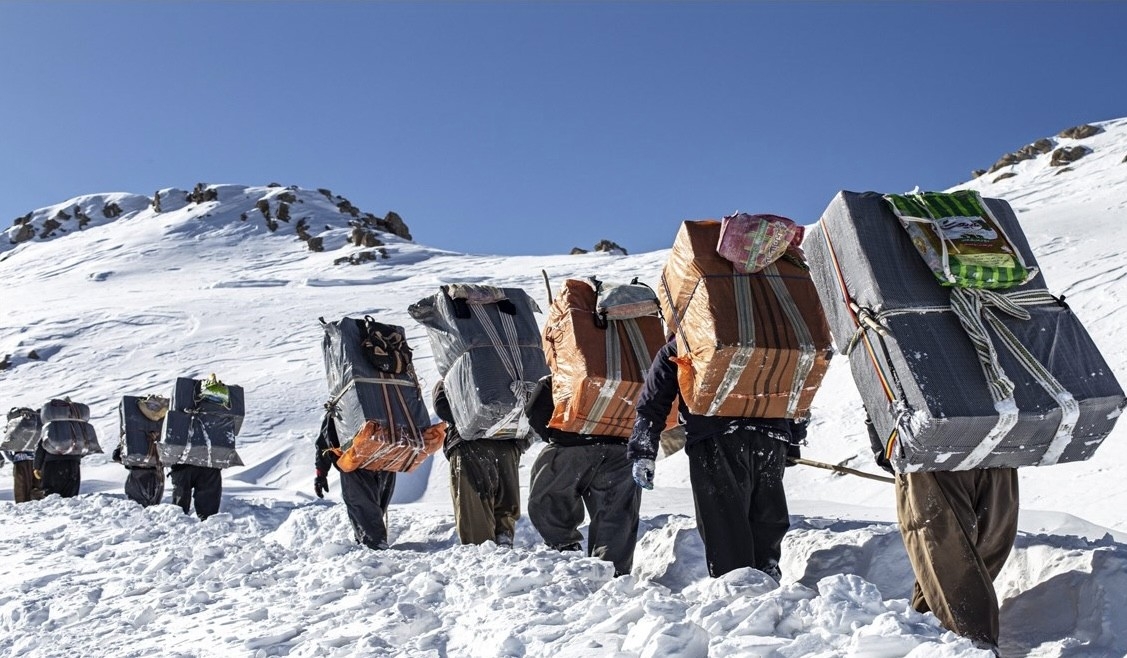 Avalanche Kills Two Kurdish Porters Near Sardasht, Injures Two Others