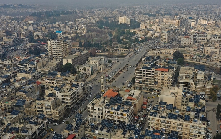 Bavekî hevjîn û 4 zarokên xwe kuştin