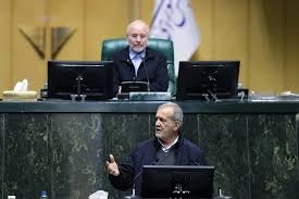 الرئيس الإيراني يربط الموازنة بالأمن القومي