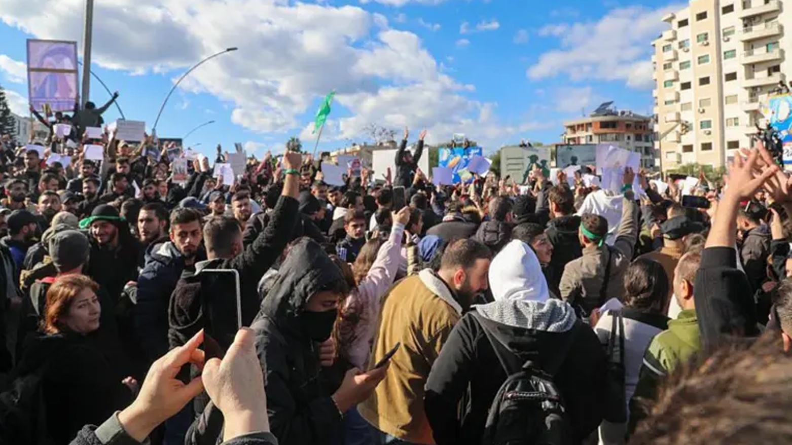 Laziqiye.. Di xwenîşandanekê de 3 kes hatin kuştin û bi dehan kes jî birîndar bûn