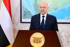 العليمي يندد بتورط الإمارات في دعم تمرد «الانتقالي»