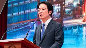 رئيس تايوان يتعهد الدفاع بحزم عن السيادة بعد المناورات الصينية