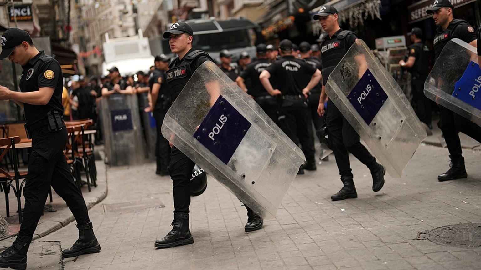 پۆلیسی تورکیا ئۆپەراسیۆنی بەرفراوانی دژی داعش دەستپێکرد