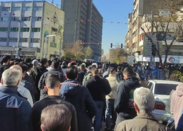 مركز الإحصاء الإيراني تكشف عن دخول الاقتصاد الإيراني مرحلة تضخم مرتفع ومزمن