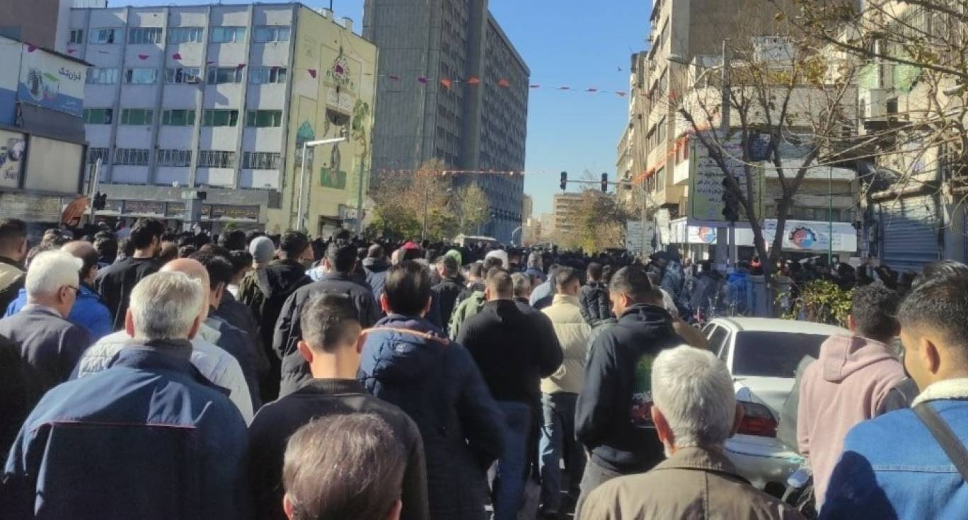 مركز الإحصاء الإيراني تكشف عن دخول الاقتصاد الإيراني مرحلة تضخم مرتفع ومزمن