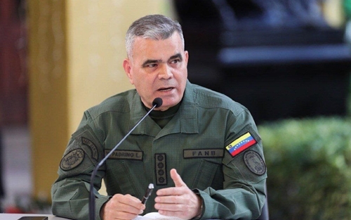 ڤلاديمێر بادرينو لوپێز وەزیری برگریی ڤەنزوێلا لە بەیاننامەیەکی تونددا هەڵوێستی وڵاتەکەیی سەبارەت بە بوونی هێزەکانی ئەمه‌ریکا لەو وڵاتە ڕاگەیاند.