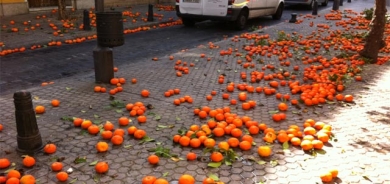 دیمەنە سەیرەكان،  هەڵوەرینی پرتەقاڵ