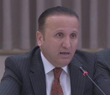 دکتۆر عەرەفات کەرەم، بەرپرسی دۆسیەی عێراق لە بارەگای بارزانی، ڕەخنەی توند لەو ململانێیە دەگرێت کە لەسەر پۆستە باڵاکان لە عێراقدا هەیە.